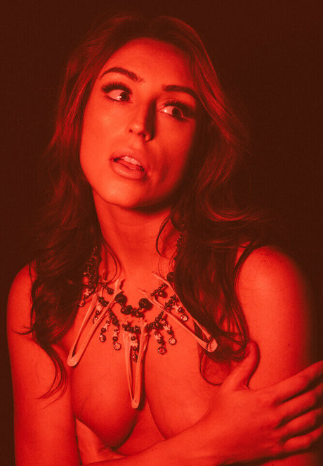 Christiana Cinn Nacktbilder von OnlyFans