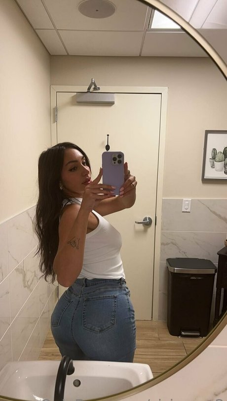 sisirosee2 OnlyFans Nacktbilder