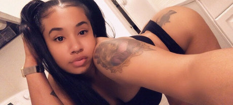 Elusivemulatto Nacktpornos von OnlyFans geleakt