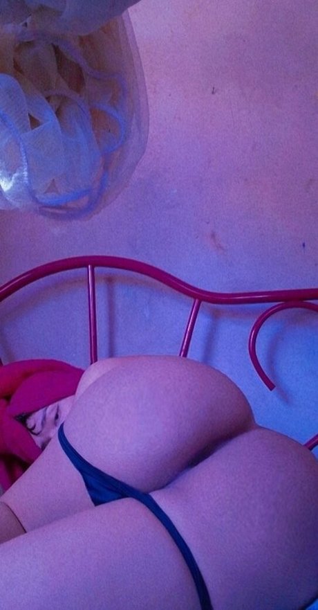 Lana Santhos Nacktbilder-Leaks von OnlyFans