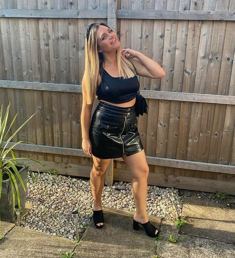 Lana D OnlyFans Striptease