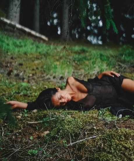 Thais Yoga OnlyFans Nacktbilder