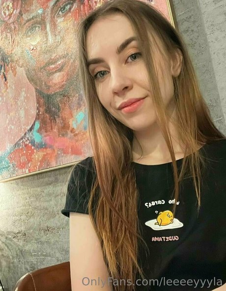 leeeeyyyla OnlyFans Lesbisch