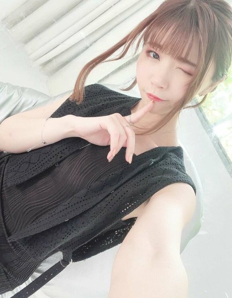 Mikity me OnlyFans-Leaks