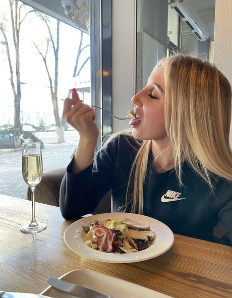 molly bell OnlyFans Lesbisch