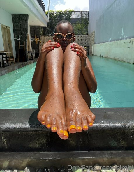 Isimbi Nacktpornos auf OnlyFans