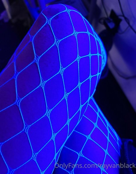 vivian rose22 OnlyFans Leak