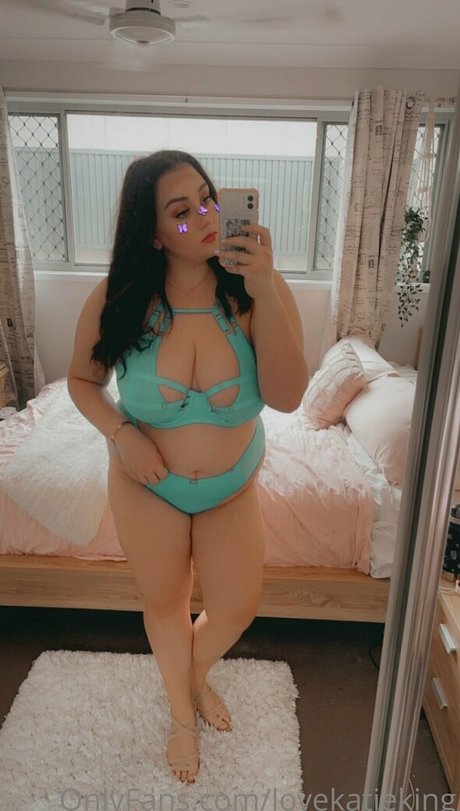 lovekatieking OnlyFans schlank