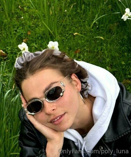 poly luna OnlyFans kostenlos