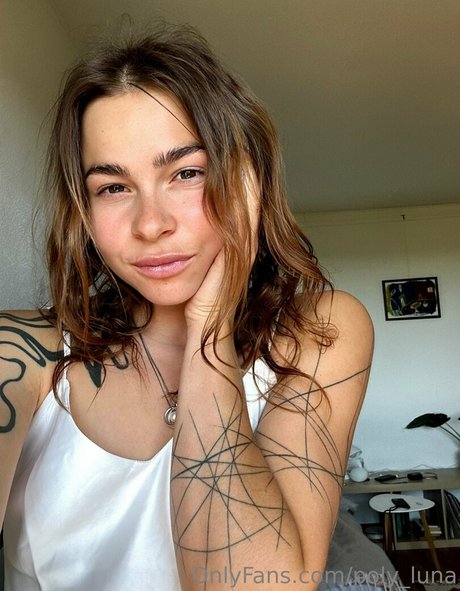 poly luna OnlyFans Fotos