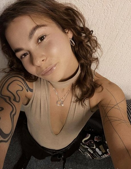 poly luna Nackt auf OnlyFans