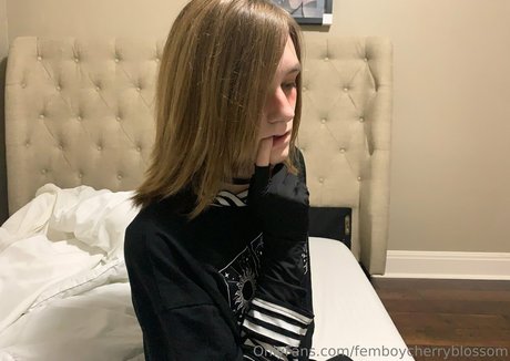 femboycherryblossom OnlyFans Striptease