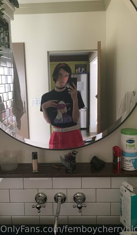 femboycherryblossom OnlyFans Strip