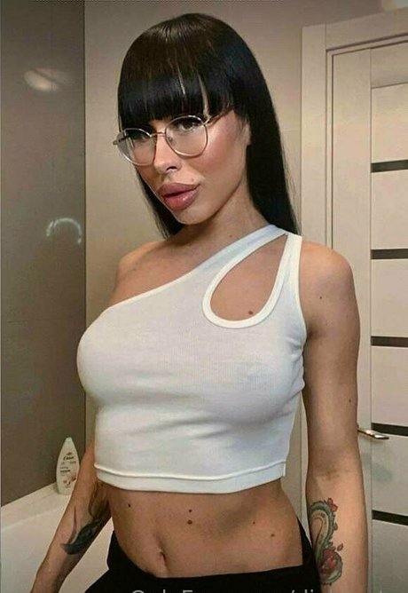 dicksy ts Nackt auf OnlyFans