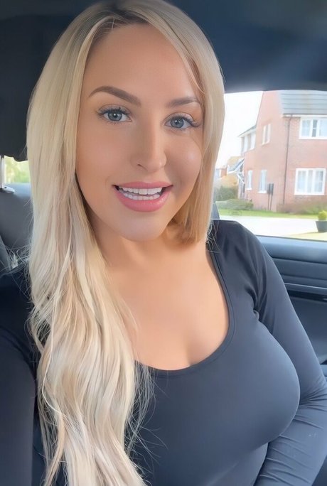Emma Louise Jones OnlyFans-Archiv