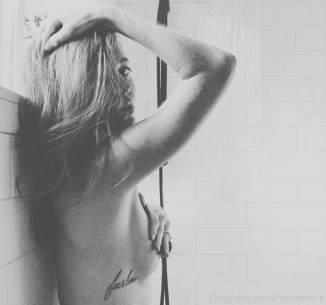 nevamore OnlyFans Nacktbilder geleakt