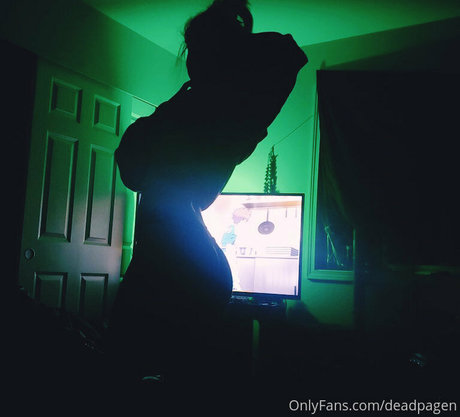 deadpagen Nacktbilder OnlyFans geleakt