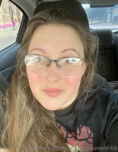 hellsingqueen666 OnlyFans Leak