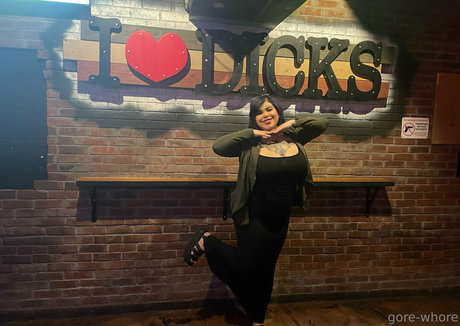 gore whore Leak von OnlyFans-Inhalten