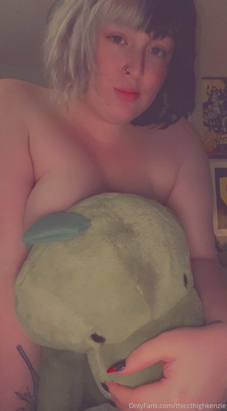 thiccthighkenzie OnlyFans öffentliche Fotos OnlyFans