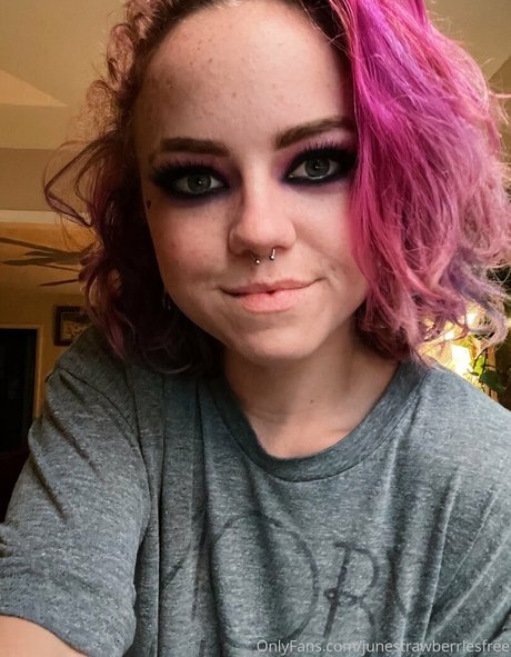 junestrawberriesfree OnlyFans Nackt Leak