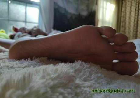 bellsfeetandass OnlyFans Lesbisch