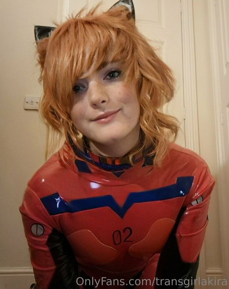 transgirlakira OnlyFans geleakte Brüste