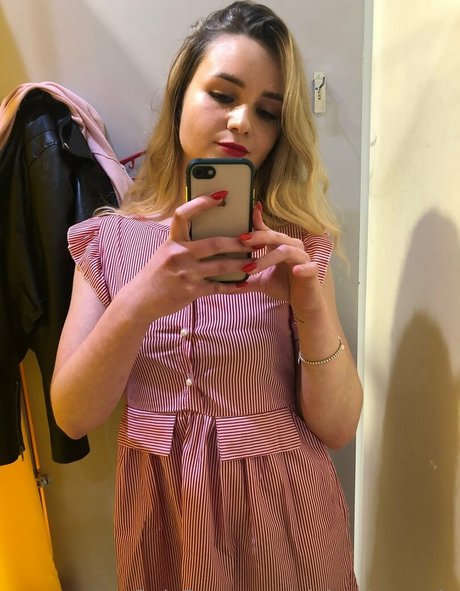 violetchery OnlyFans-Komplettinhalte