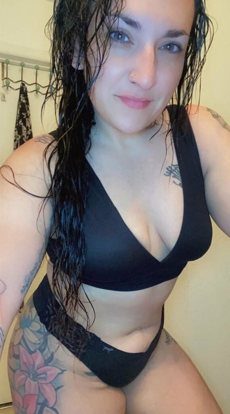 itsmellybaybee Sextape OnlyFans Nacktbilder