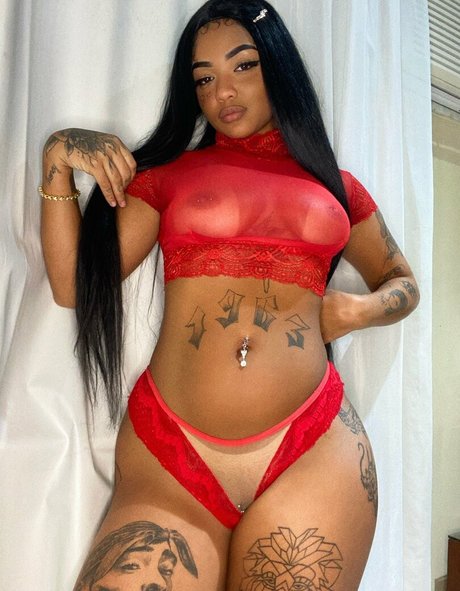 Bandiva Oben ohne OnlyFans