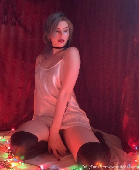tvstaticdreams OnlyFans Nacktbilder