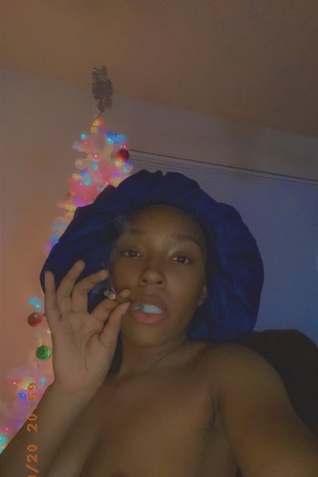 Hille Nackt auf OnlyFans