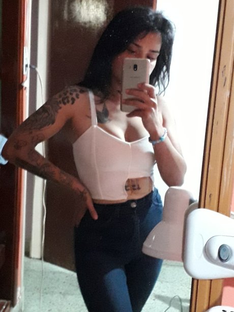 Mica Caporalletti OnlyFans nackte Brüste