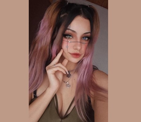 M I A U Nackt auf OnlyFans Leak