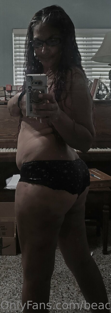 Beach Chick 321 Nackt auf OnlyFans