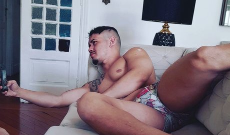 Aslan falcom OnlyFans Nacktbilder