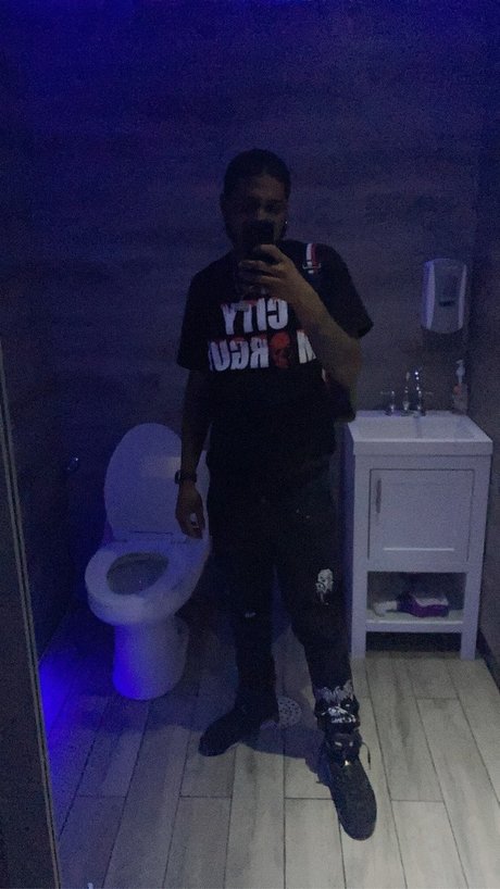 Big Dick Bandit_ OnlyFans Striptease