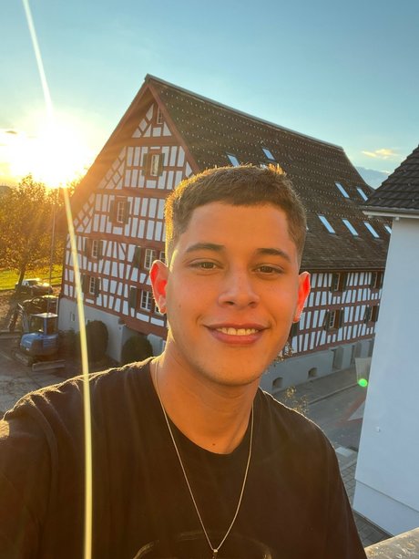 Andy M rquez NurlyFans-Pornos