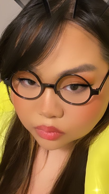 Mika mura Kostenloses OnlyFans