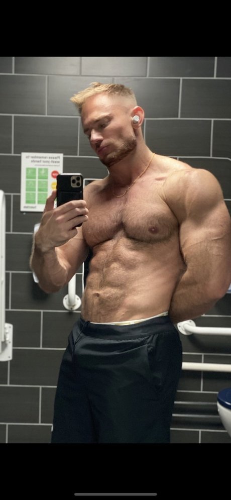 Hairy Blonde Muscle Man 9 thick OnlyFans-Bilder geleakt