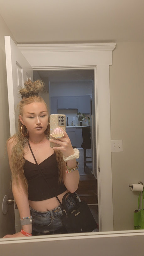 _minimarshaneale_ OnlyFans Nacktbilder