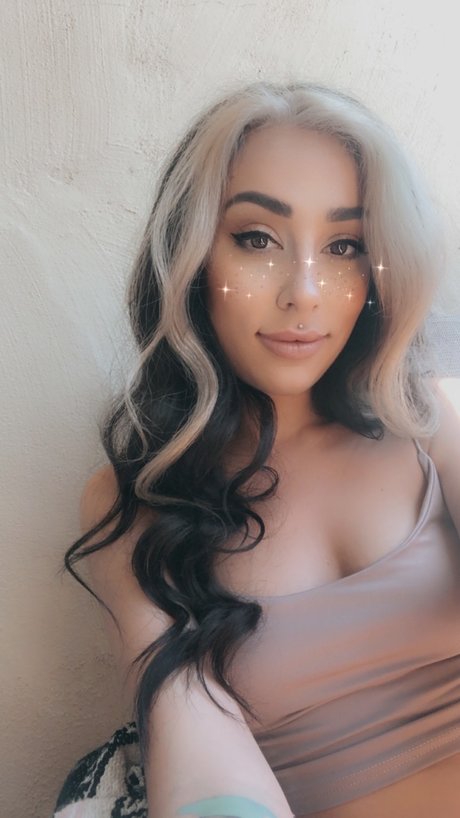 Mina Minks_ OnlyFans-Bilder geleakt