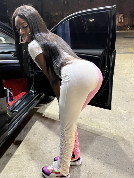 Millionares Nackt auf OnlyFans