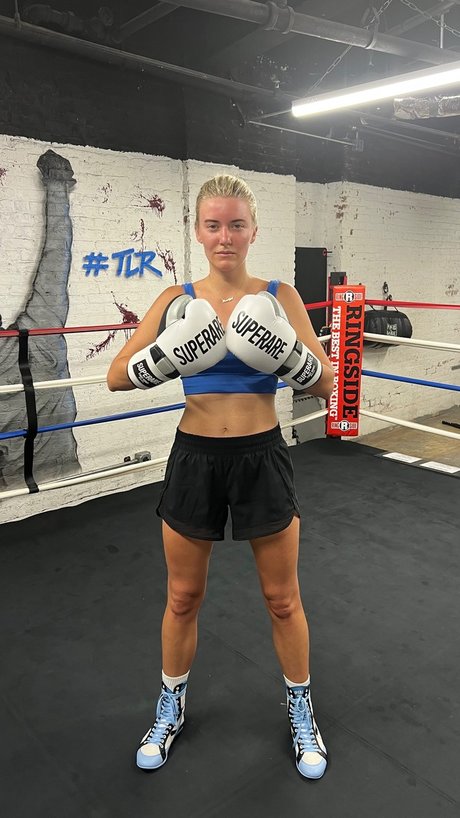 Alex Bennett Nacktbilder OnlyFans