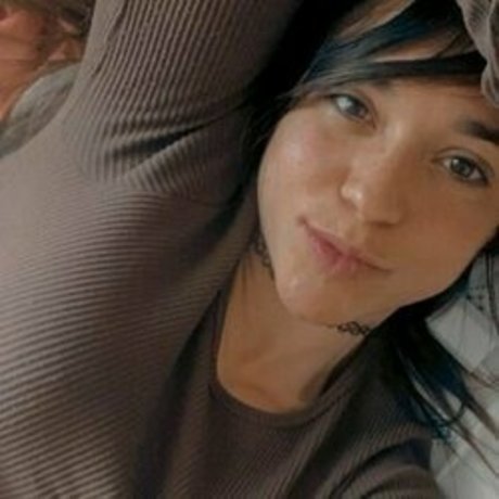 Mabelwellness Trainer OnlyFans Striptease