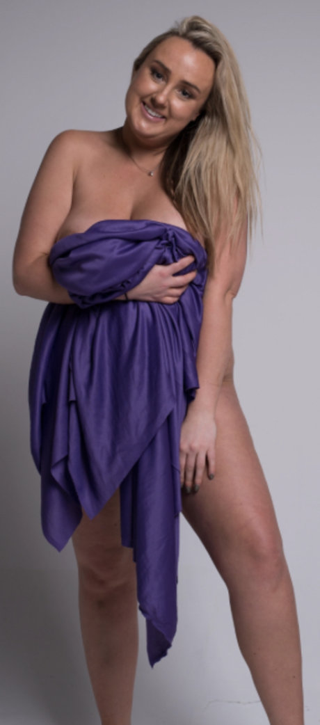 Carm sdmn OnlyFans Striptease