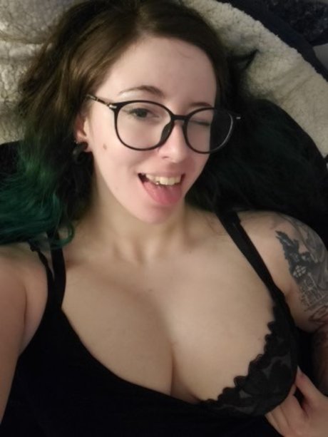 Caraphernelia Leaks von Nacktbildern auf OnlyFans