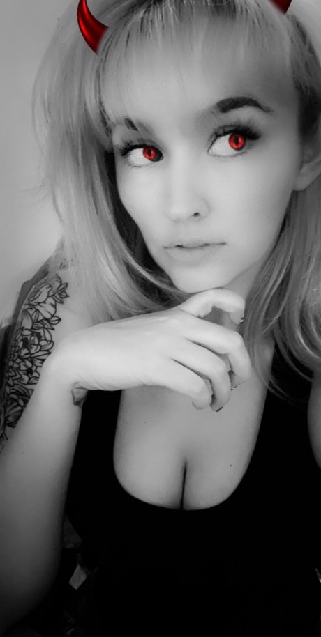 Dixie Vee_ Nacktbilder von OnlyFans