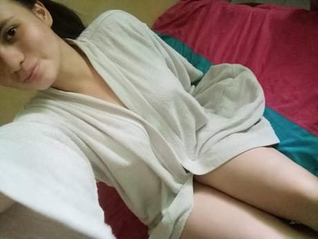 Yuly Mar OnlyFans Brüste Bild