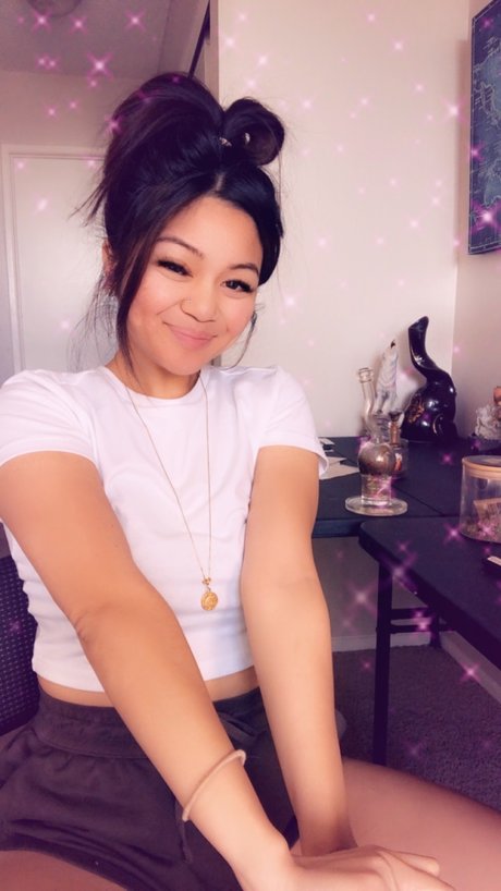 miss waifu OnlyFans Lesbisch